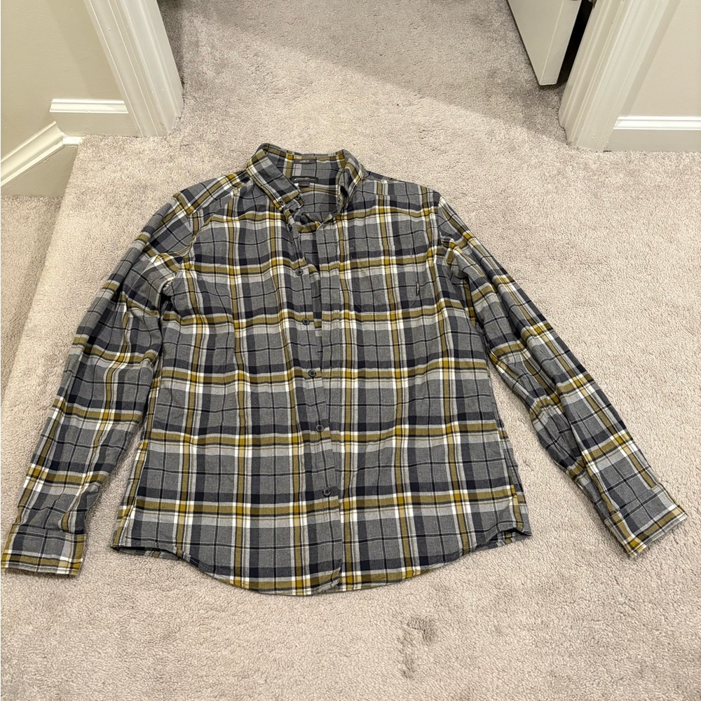 Eddie Bauer Classic Fit Light Flannel  Plaid Button-Up Shirt